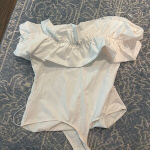 Vestique White Ruffled Off-Shoulder Top